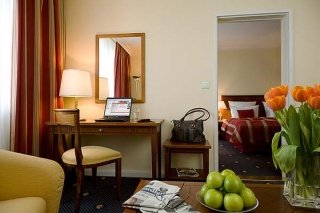 diplomat_hotel_room2